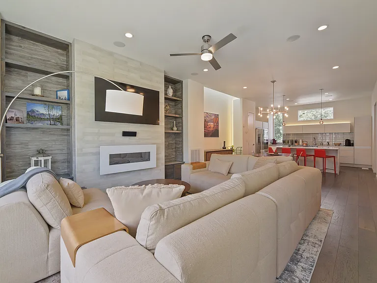 1731 King St #1731 — Photo 2