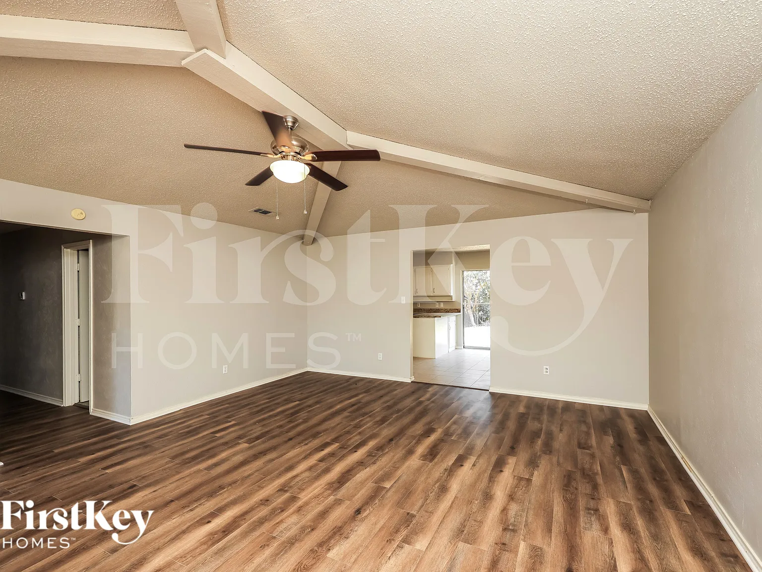 4 bed, 2.0 bath, 1701 sqft, $2,055 — Photo 3