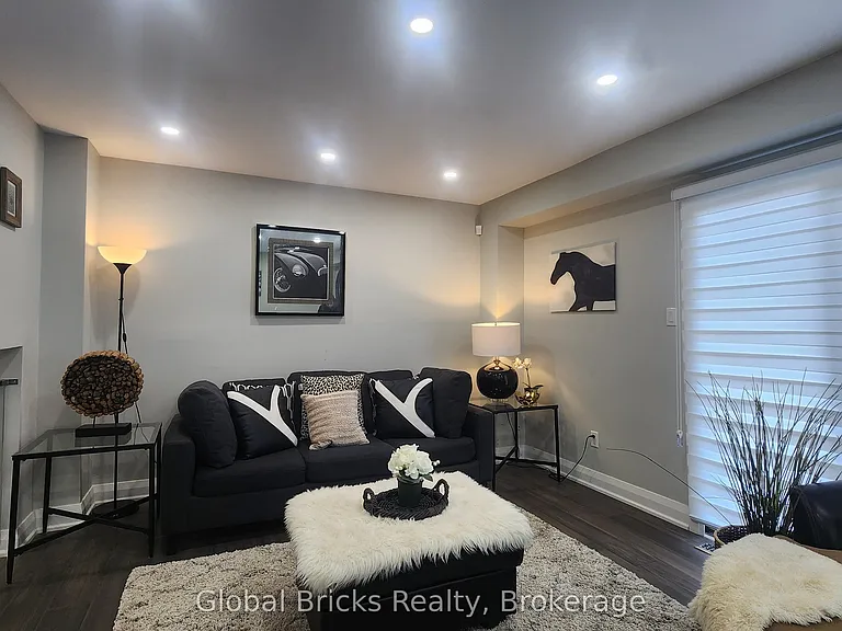4079 Trapper Cres — Photo 8