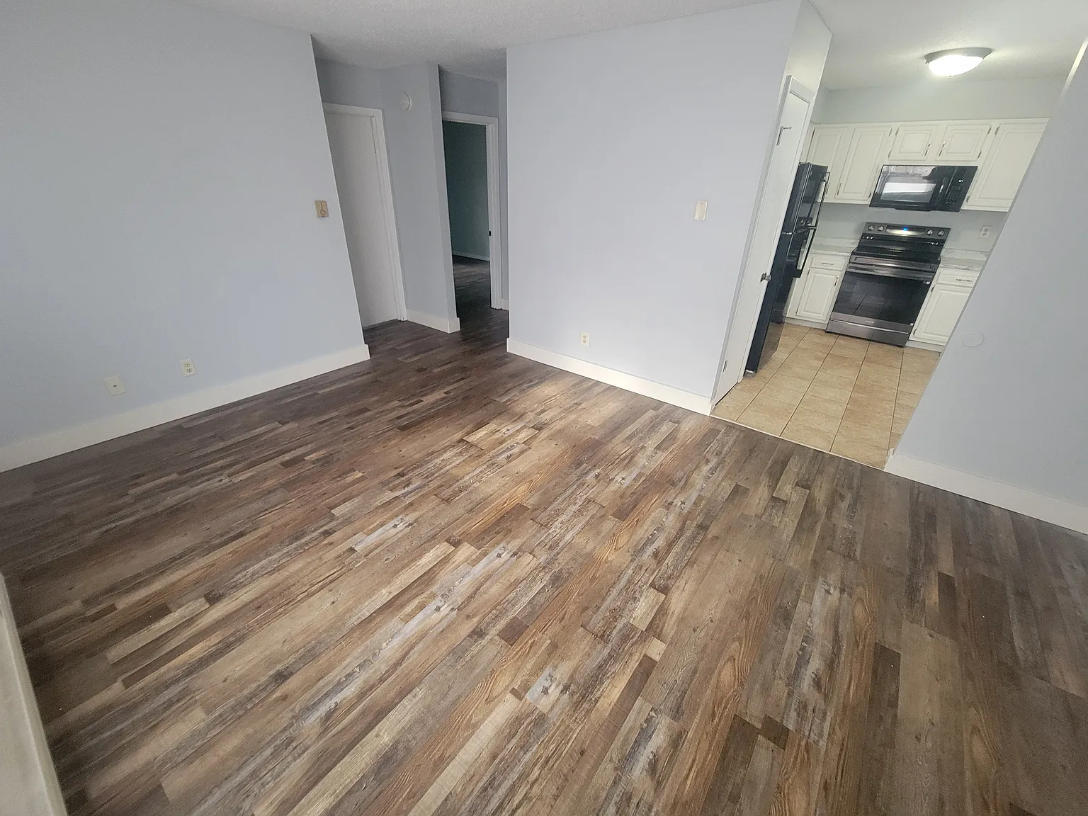 2 bed, 750 sqft, $1,300 — Photo 4