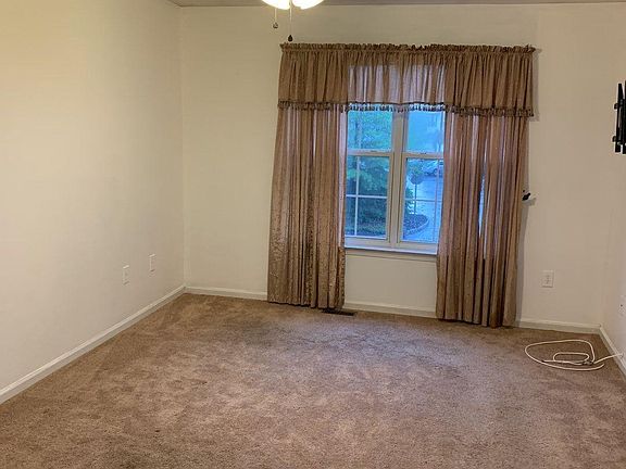 5th image of 2402 Beacon Hill Dr