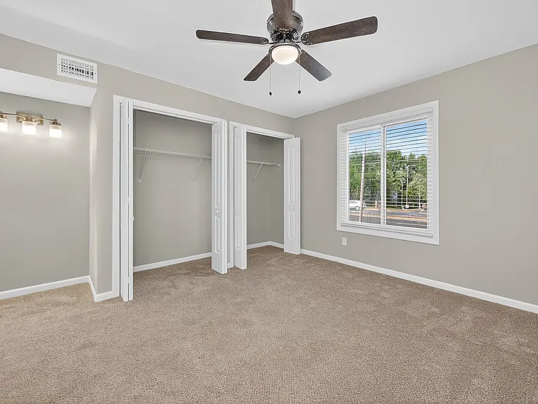 The Grove Apartments — Photo 40