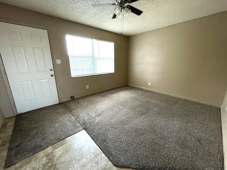 703 S Wilson Ave — Photo 4