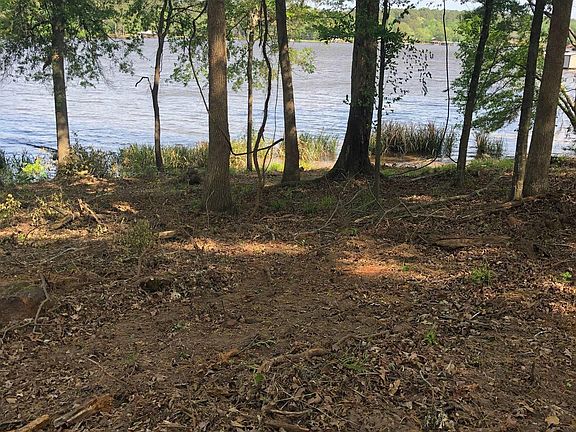 3rd image of 2340 W Lake Dr
