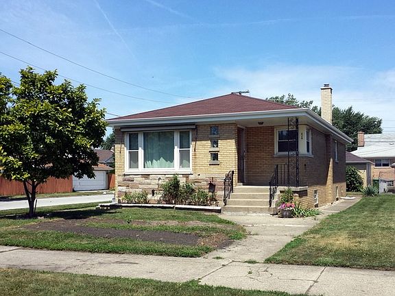 2nd image of 624 Memorial Dr