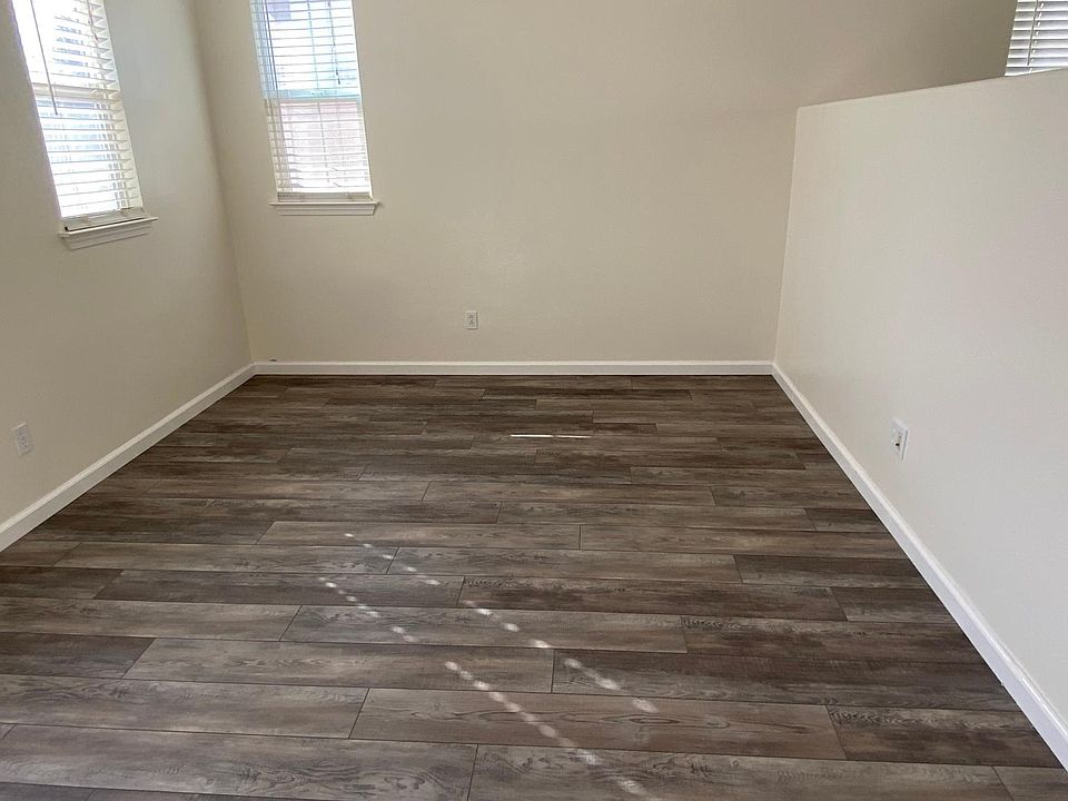 1st image of 726 S Escuela Dr