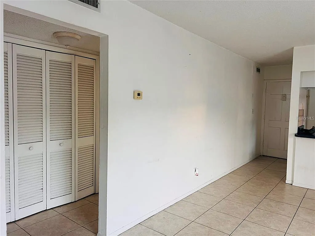1 bed, 1.0 bath, 735 sqft, $1,150 — Photo 2