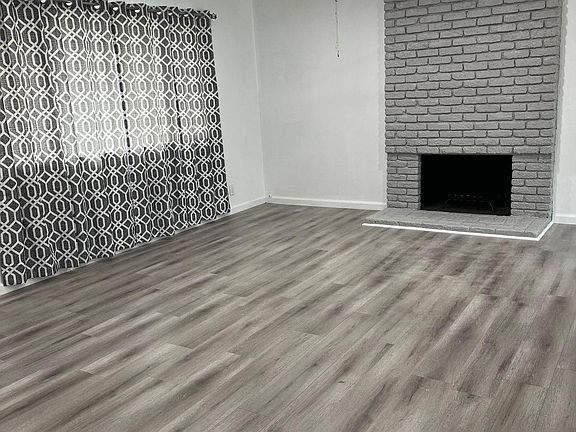 3rd image of 832 Penarth Ave