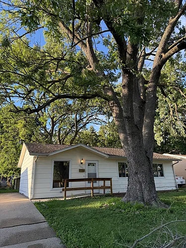 1500 Fairfield Dr Photo 1