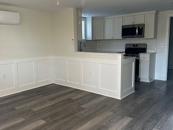 2nd image of 1744 Old Liberty Rd W #1