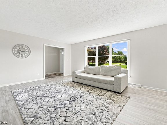 3rd image of 6668 Bristlewood Dr
