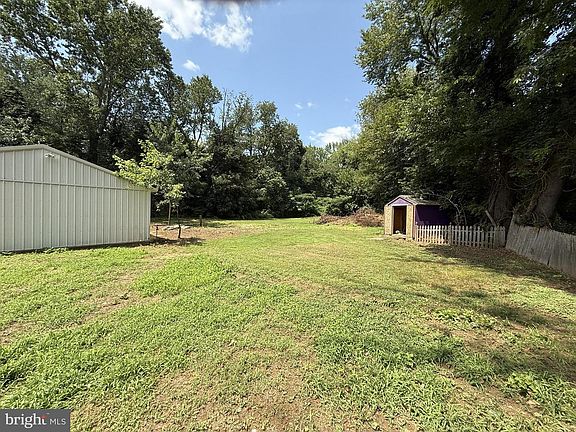 4th image of 155 Silver Lake Rd