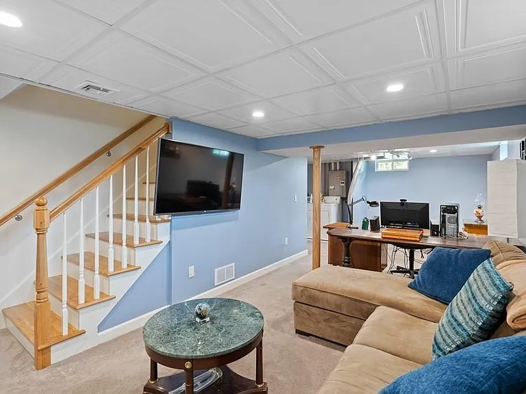 46 Harrison Pl — Photo 4