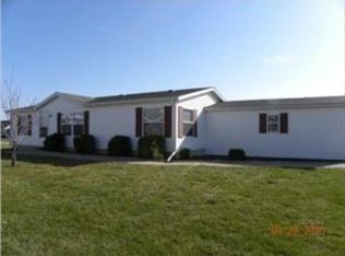 408 NE Poplar Ct, Oak Grove, MO 64075