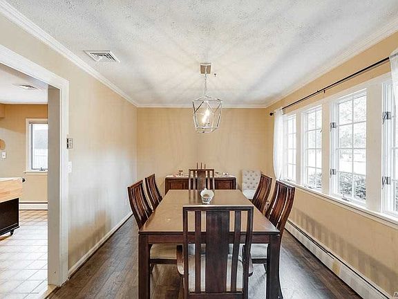 5th image of 6 Waterview Ln