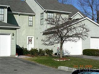 5th image of 61 Jonathan Dr