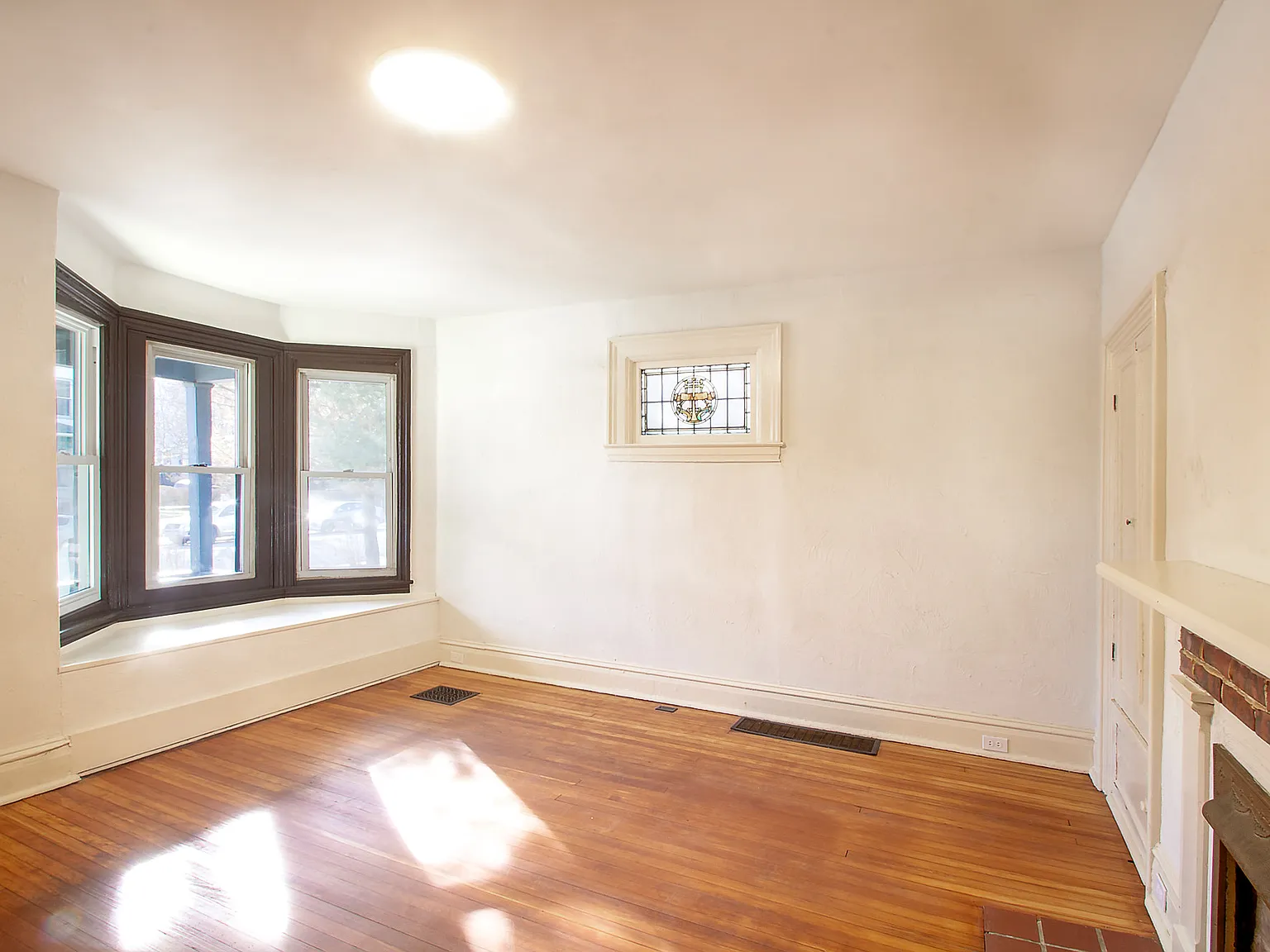 Studio, 650 sqft, $1,100 — Photo 2