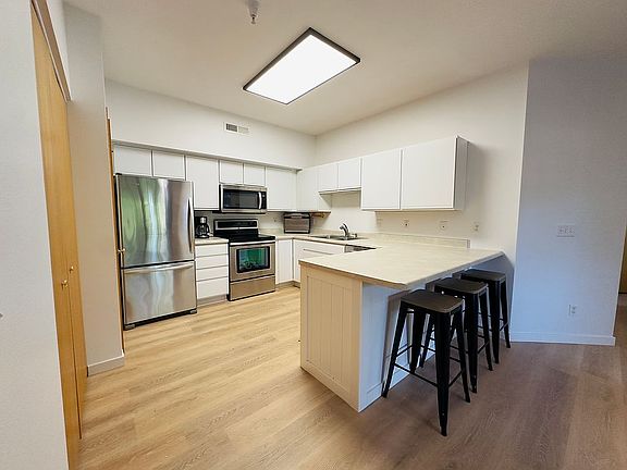 3rd image of 3028 Center Point Rd NE APT 203