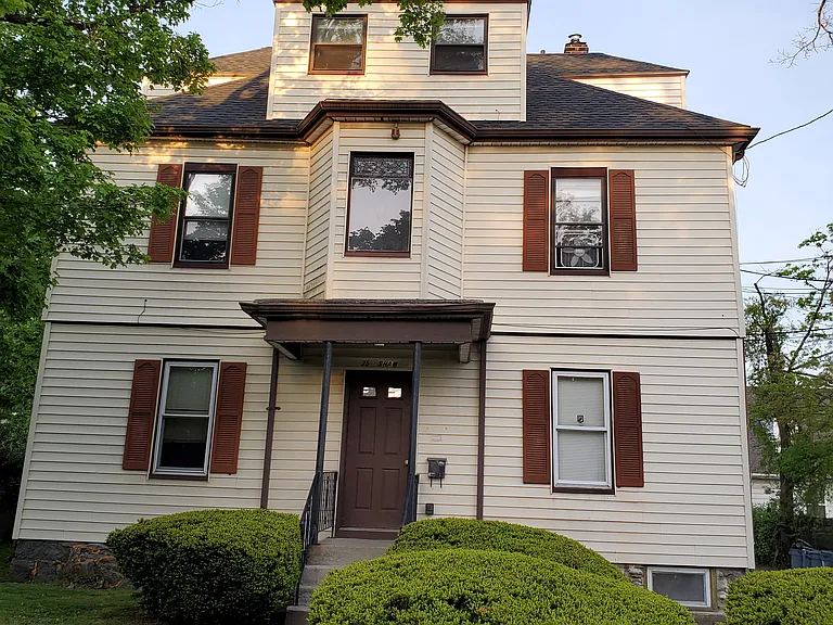 160 Elm St #B — Photo 4