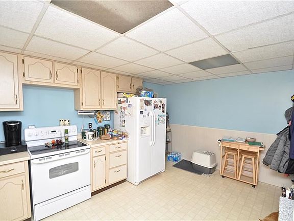3rd image of 529 N Walnut St