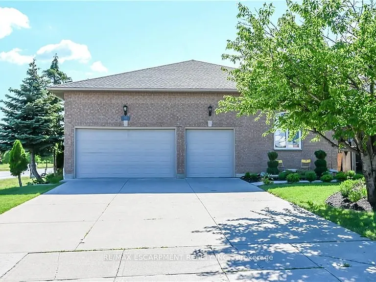 296 Winterberry Dr #LOWER — Photo 1