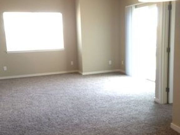 4th image of 4101 Crittenton Ln #512