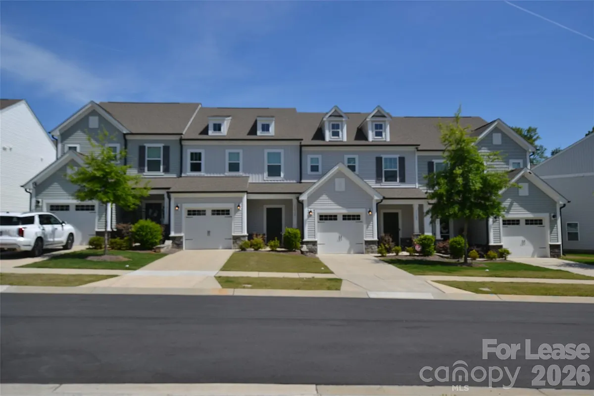 Building Photo - 11912 Basking Dr