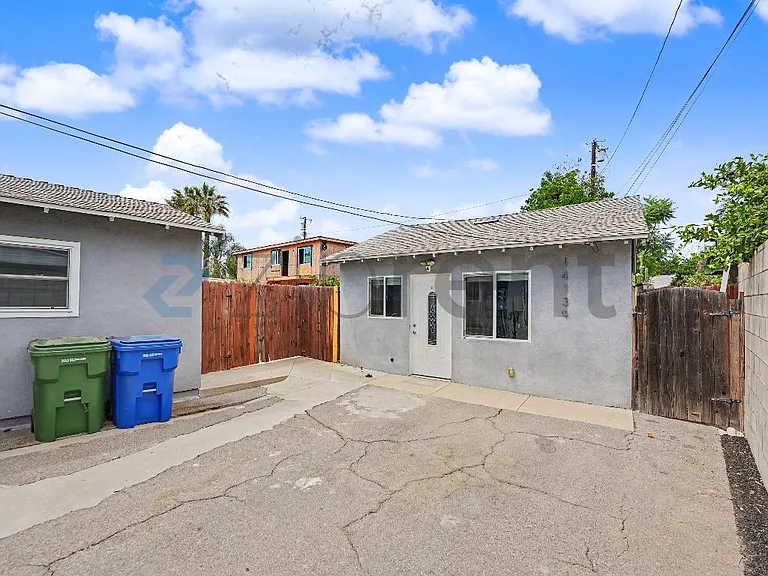 14139 Gault St — Photo 2