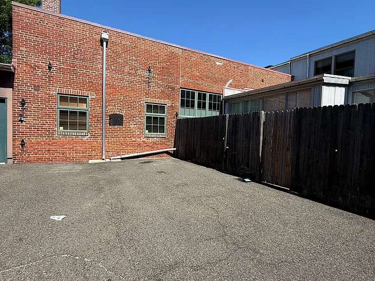 242 Centre St #6 — Photo 21