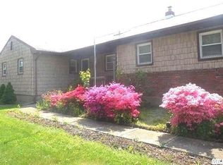 23 Stoothoff Rd, East Northport, NY 11731