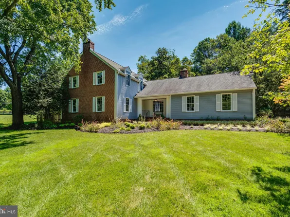 10301 Vale Rd, Vienna, VA 22181