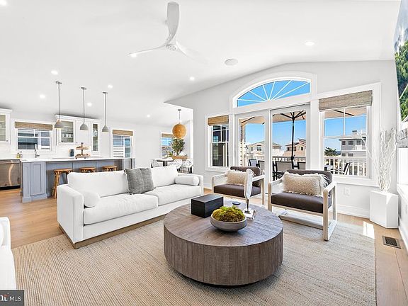 4th image of 5108 S Long Beach Blvd