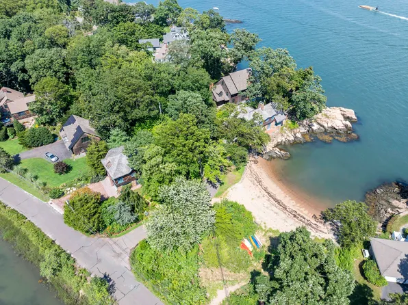 72 Johnsons Point Road, Branford, CT 06405