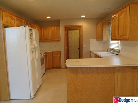 3rd image of 11713 Bayview Dr