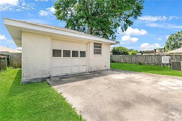 4704 Lake Louise Ave — Photo 13