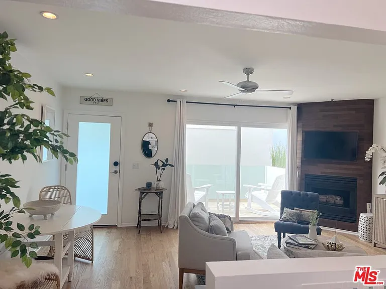 25366 Malibu Rd #2 — Photo 6