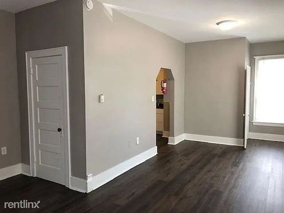 3rd image of 625 E Burlington St #3