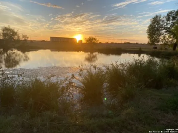 1978 CR 332, Charlotte, TX 78011