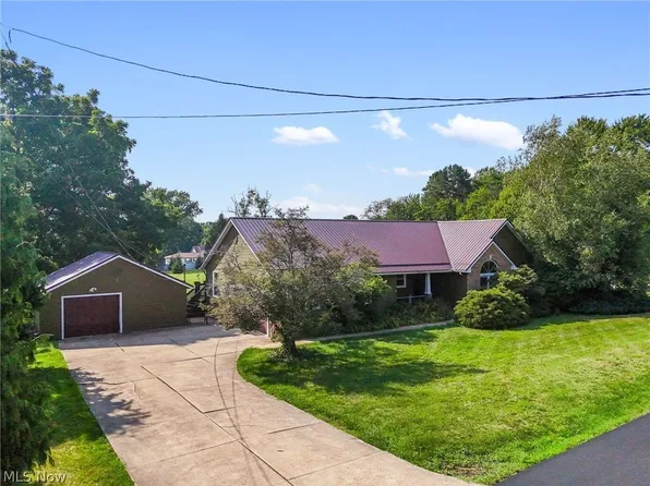 6031 Woodcrest Ave NE, Canton, OH 44721