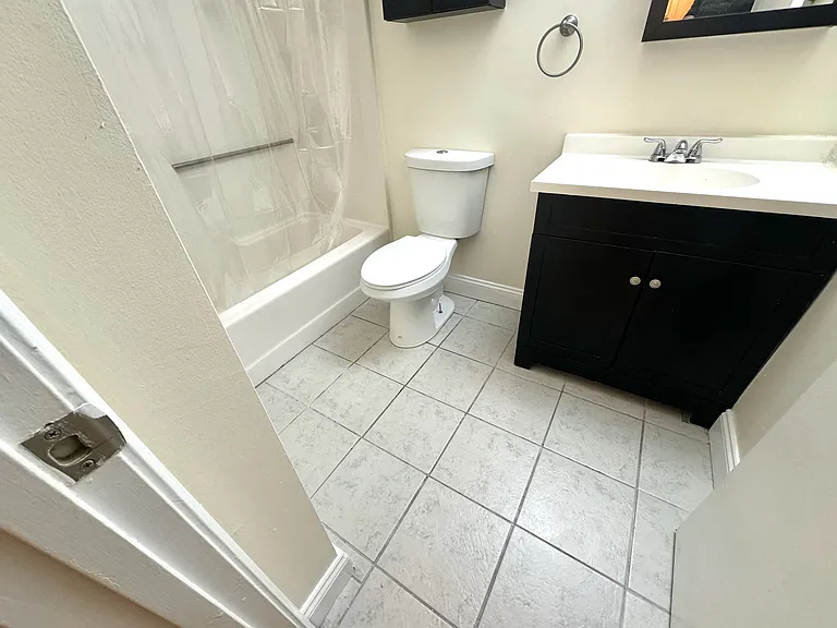 535 Calef Rd — Photo 16