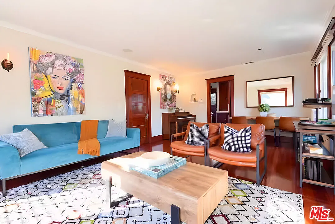 2 bed, 2.0 bath, 800 sqft, $4,200 — Photo 2