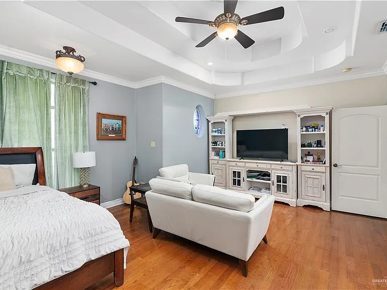 2401 W Rhin Dr — Photo 23