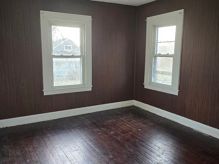 2774 Elmwood Ave — Photo 8