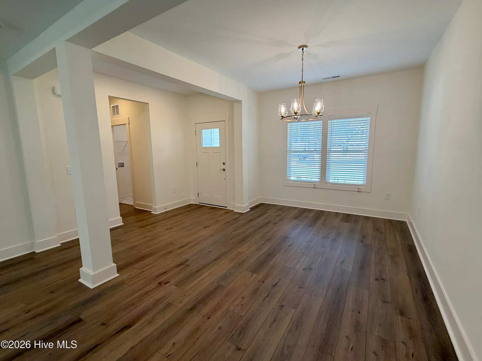 4 bed, 3.5 bath, 2831 sqft, $3,200 — Photo 4