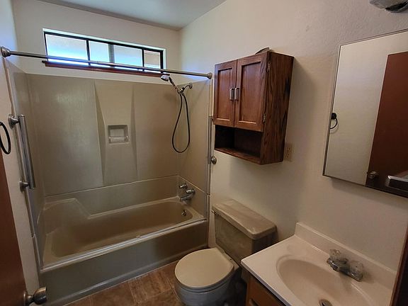 4th image of 1342 Skillman Ln