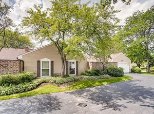 1064 Dartmouth Dr #1064, Wheaton, IL