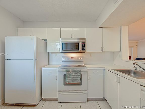 3rd image of 4764 NW 114th Ave Unit 102