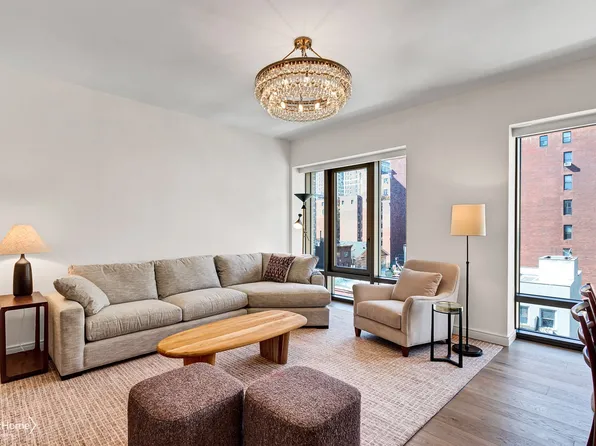 200 East 21st Street image 2 of 48