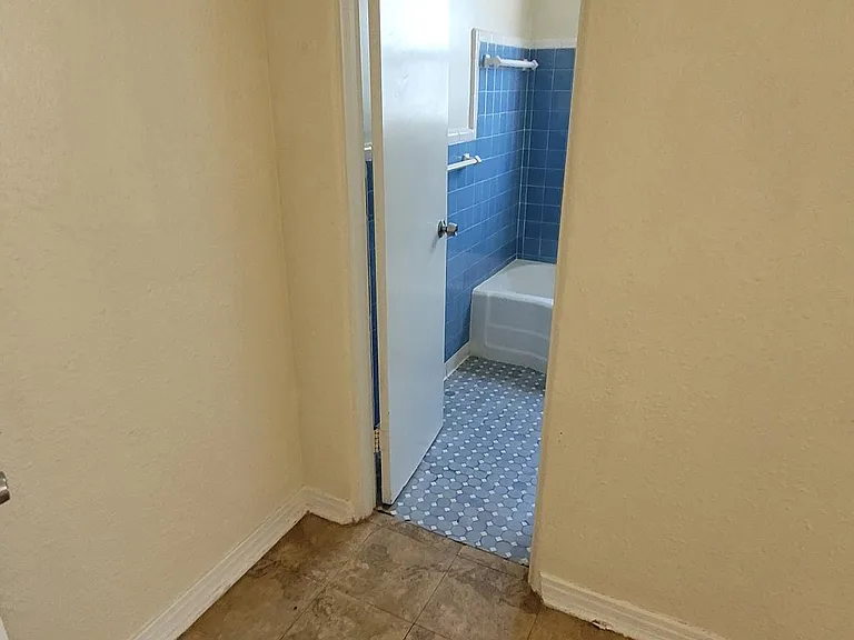 940 W International Speedway Blvd #4 — Photo 5