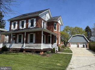 15 N Kinzer Rd, Kinzers, PA 17535